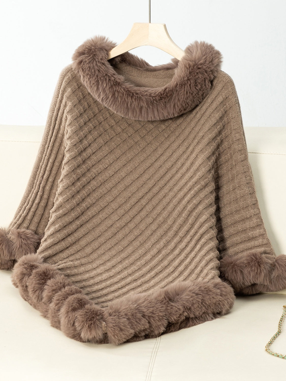 Fuzzy Trim Texture Three-Quarter Sleeve Poncho